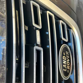 Yeni Land Rover Velar Panjur Ve Logo Solması Garantiden Reddedildi