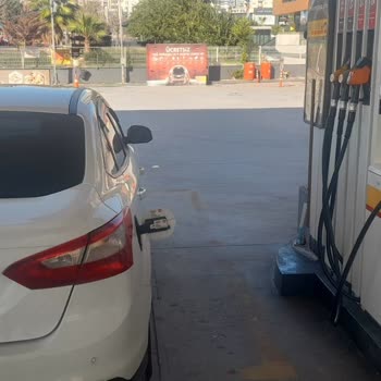 Shell İstasyonunda Mazot Doldurulurken Aracım Kırıldı, Tazmin İstiyorum