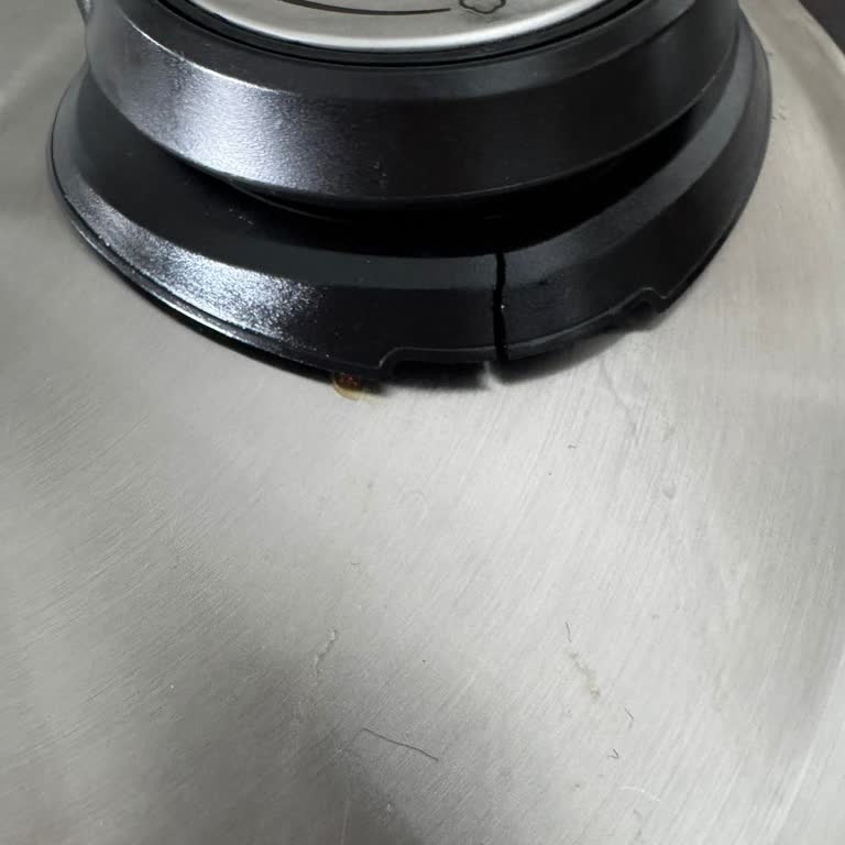 Kapağın Hava Çıkışında Çatlak Ve Garanti İstemi