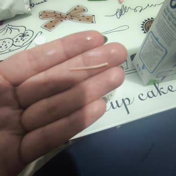 BİM Hadımköy Şubesinde Dost Süt Paketi İçinde Sert Plastik Cisim, Hijyen Endişesi