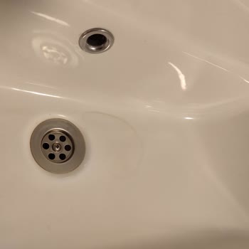 Kısa Sürede Lavaboda Gri-Sarı Leke, Üretim Hatası