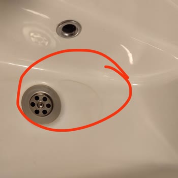 Kısa Sürede Lavaboda Gri-Sarı Leke, Üretim Hatası