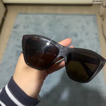 Ayıplı Bottega Veneta Gözlüğünün Boyası Döküldü, Ücret İadesi Talebi