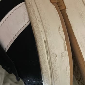 Adidas Ayakkabının Kısa Sürede Oluşan Yırtıklar İçin Değişim Ve İade Talebi