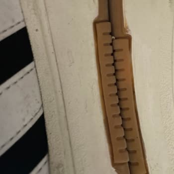 Adidas Ayakkabının Kısa Sürede Oluşan Yırtıklar İçin Değişim Ve İade Talebi