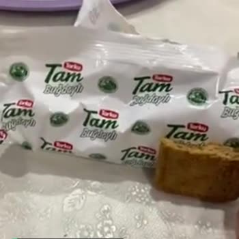 Torku Güvenerek Alıp Yediğimiz Bisküviden Kıl Çıktı