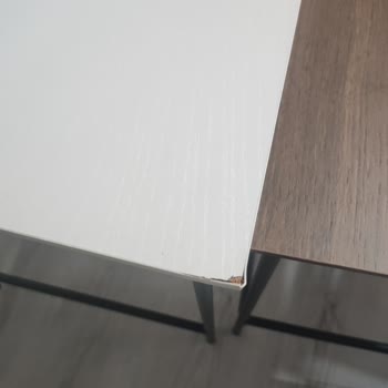 Hasarlı Zigon Sehpa Takımı Ve Cevapsız Mağaza Yetkilisi