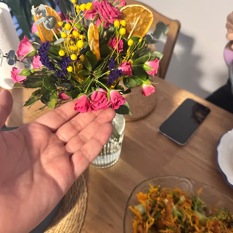 Gönderilen Çiçek Görseldeki Aranjmanla Uyuşmuyor, Tam İade Talebi