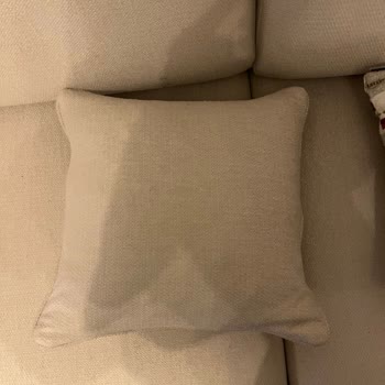 Yanlış Renk Kırlent Ve Saygısız Satış Temsilcisi Nedeniyle Mağduriyetim