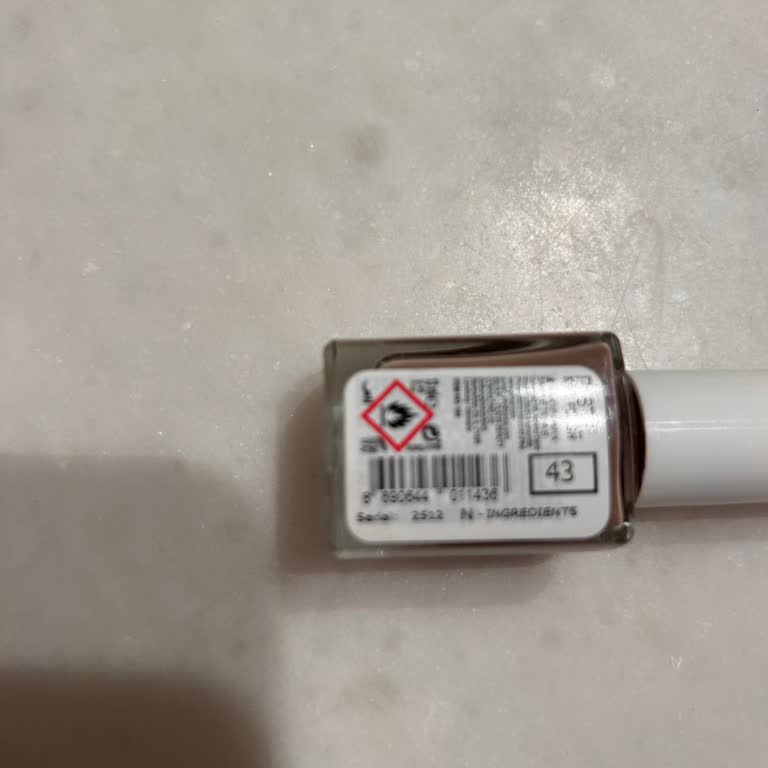 Uzun Süreli Kullanıcının Pastel 43 Numaralı Oje’de Kalıcı Kına Rengi Şikayeti