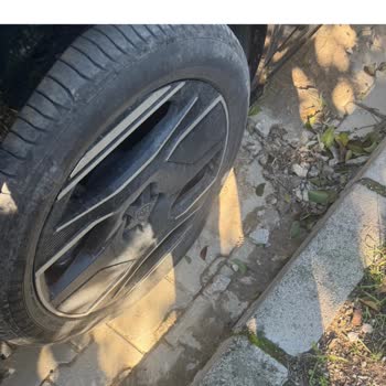 Aydem’in Yol Çalışmalarında Güvenlik Eksikliği Ve Yetersiz Lastik Tazminatı