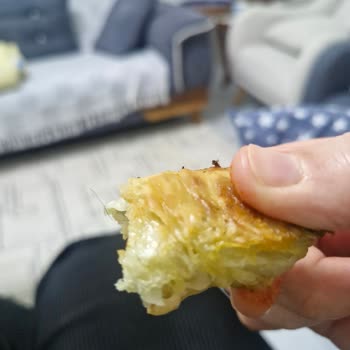 Superfresh Donmuş Ispanaklı Börekte Kıl Tespiti Ve Hijyen Şikayeti