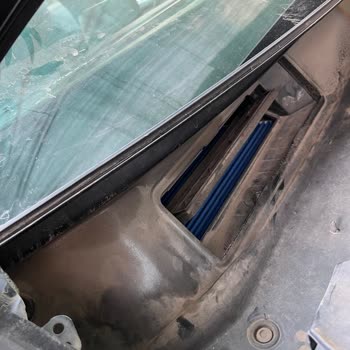 Ford Erzurum Bayisi Cam Ve Dikiz Aynası Hatalı Tamiri Sonucu Su Sızdırması Ve Ek Masraf