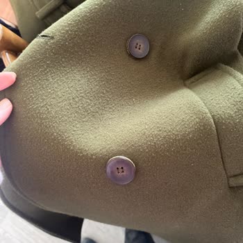 Koton Bandırma Mağazasında Kaşe Montta Tekrarlayan Astar Ayrılması Ve Çözüm Talebi