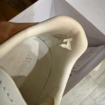 30.000 TL'lik Alexander McQueen Ayakkabısının Kısa Sürede Soyulması Ve Açıklamasız Ret