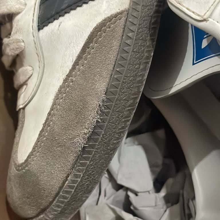 Kısa Sürede Yırtılan Adidas Ayakkabı Ve Satıcıdan Yanıt Alamama