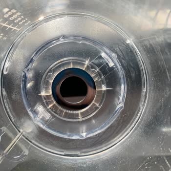 Kiwi Home Haznenin Altında Çatlaklar Oluştu Ve Ürün Su Kaçırmaya Başladı