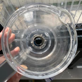 Kiwi Home Haznenin Altında Çatlaklar Oluştu Ve Ürün Su Kaçırmaya Başladı