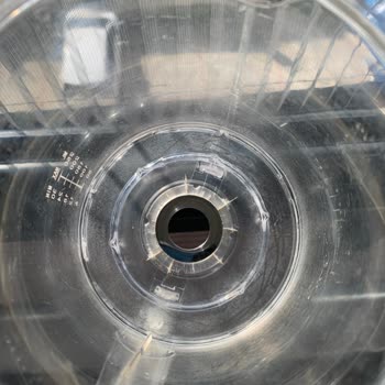 Kiwi Home Haznenin Altında Çatlaklar Oluştu Ve Ürün Su Kaçırmaya Başladı