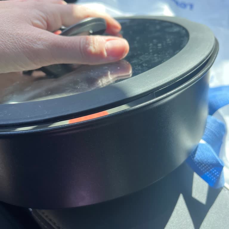 Tefal Tencere Kısa Düşüşte Kapak Ve Üst Kısmı Hasar Görmüş Değişim Talebi