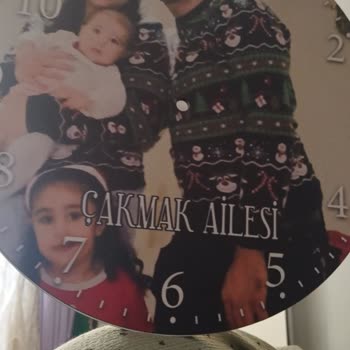 Yanlış Aile Fotoğrafı Basılı Duvar Saati İçin Tam İade Talebi