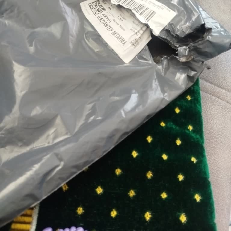 Kalpli Seccade Yerine Düz Namazlık Gönderildi, Tam İade İstiyorum