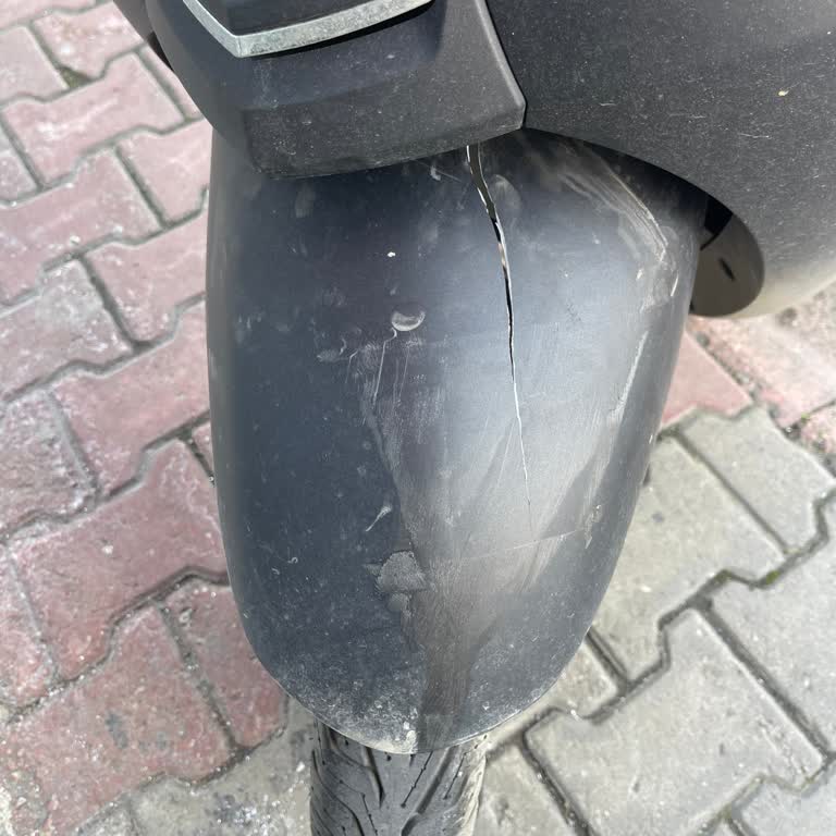 Taksi Çarpması Sonucu Motor Ön Çamurluğumun Tamiri Ve Masrafların Karşılanması