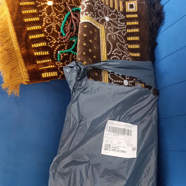 Tev Tekstil'den Kalp Şeklinde Namazlık Sipariş Edildi, Düz Seccade Gönderildi