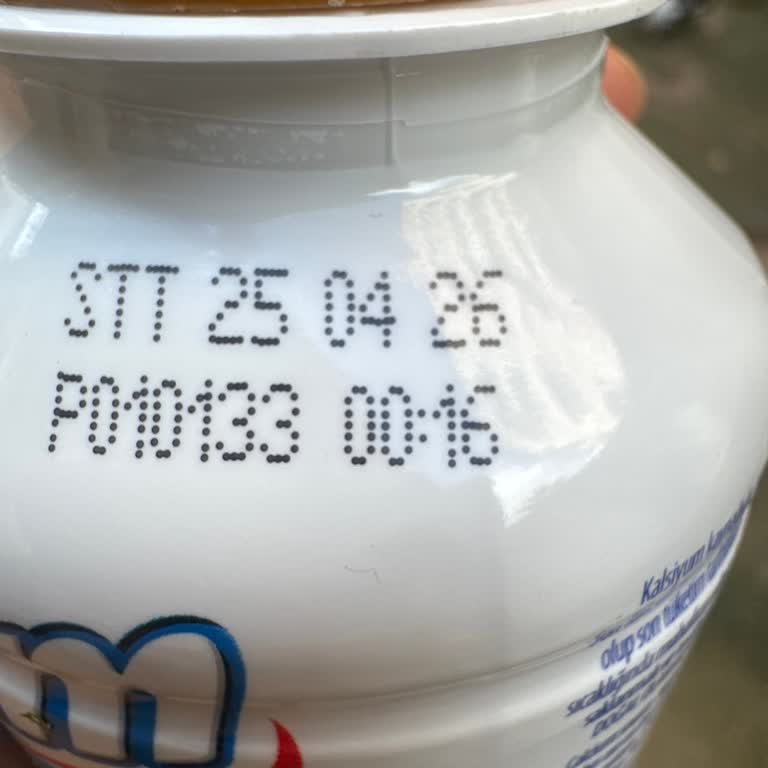 İçim Kahveli Protein Sütünde Tortulu Ve Katılaşmış Ürün Şikayeti