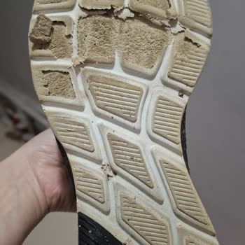 Skechers Ayakkabının Tabanı Eridi, Garanti Reddedildi