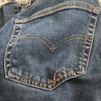 Levi’s Pantolonunda Erken Yırtılma Ve Kalite Sorunu