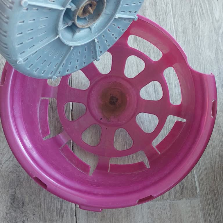 Sıkma Aparatı Vidası Kırıldı, Yedek Parça Yok Ve Ürün Kullanılamaz