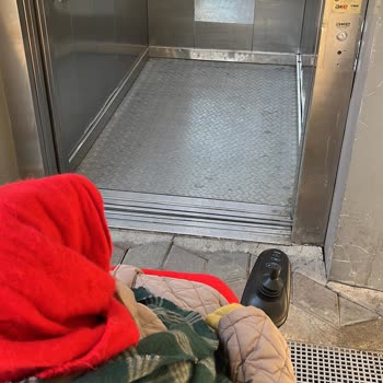 TCDD Sincan Başkentray Asansörünün Çalışmaması Ve Güvenlik Görevlisinin Saygısız Tavırları