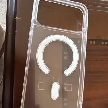 Reklamda Gösterilen Telefon Kılıfı Gerçek Değildi, Firma Yanıt Vermiyor