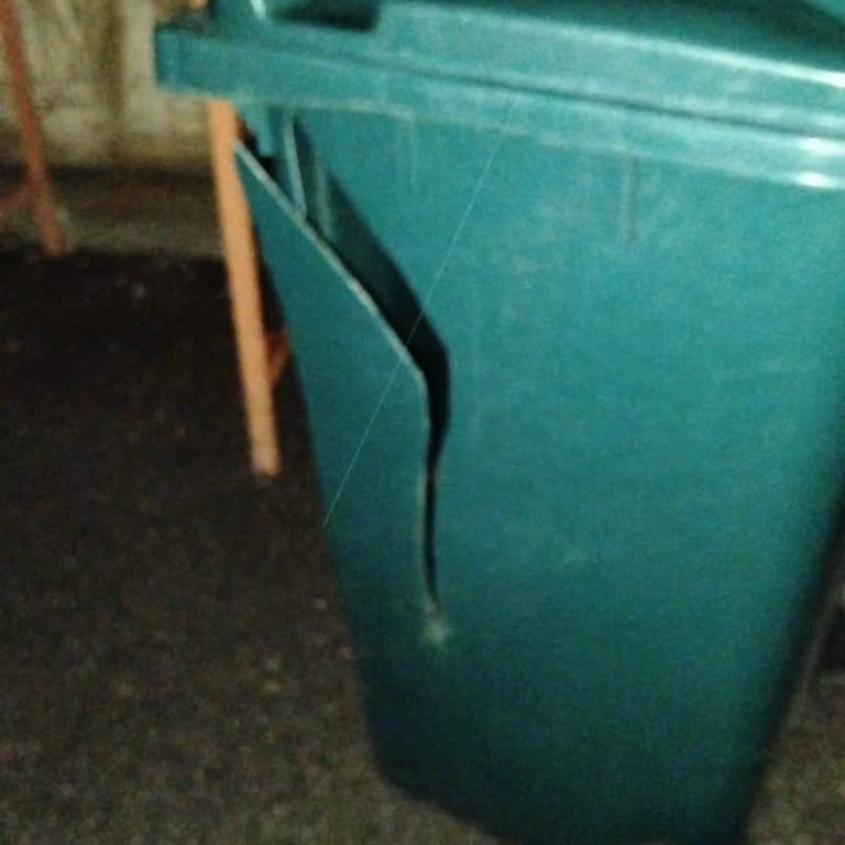 Melikgazi Belediyesi Çöp Konteynerini Patlatarak Kullanılamaz Hale Getirdi