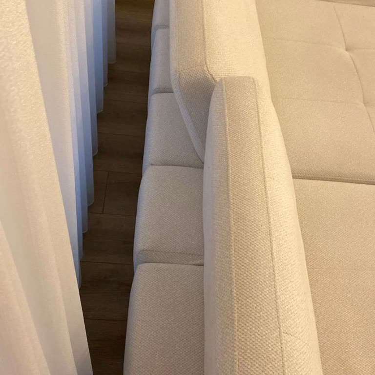 Alınan Koltuk Ve Yemek Odası Takımında Kırık Sırt Dayama Ve Denge Problemi İçin Şikayet