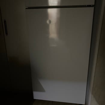 Garanti Kapsamındaki Buzdolabı Kapak Göçüğü Ücretli Servis İddiası