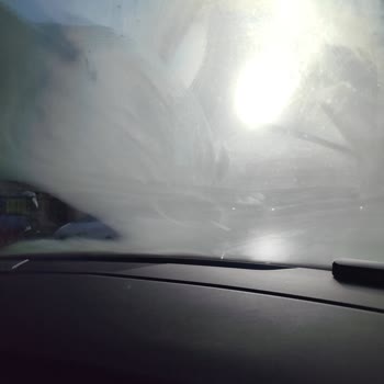 Camlardaki Vakum İzleri Skoda Kamiq Güvenliğini Tehlikeye Atıyor