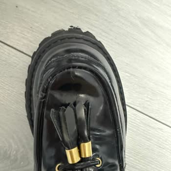 Kısa Sürede Çatlaklı Ayakkabı Ve Kırık Kutu Değişim Talebim Reddedildi