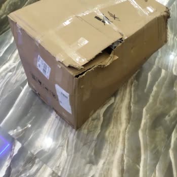 Hasarlı Paket Ve Asansör Hizmetini Reddeden Kuryeye Şikayet