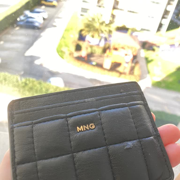 Mango Cüzdan Derisi Hızla Soyuldu, İade Bekliyorum