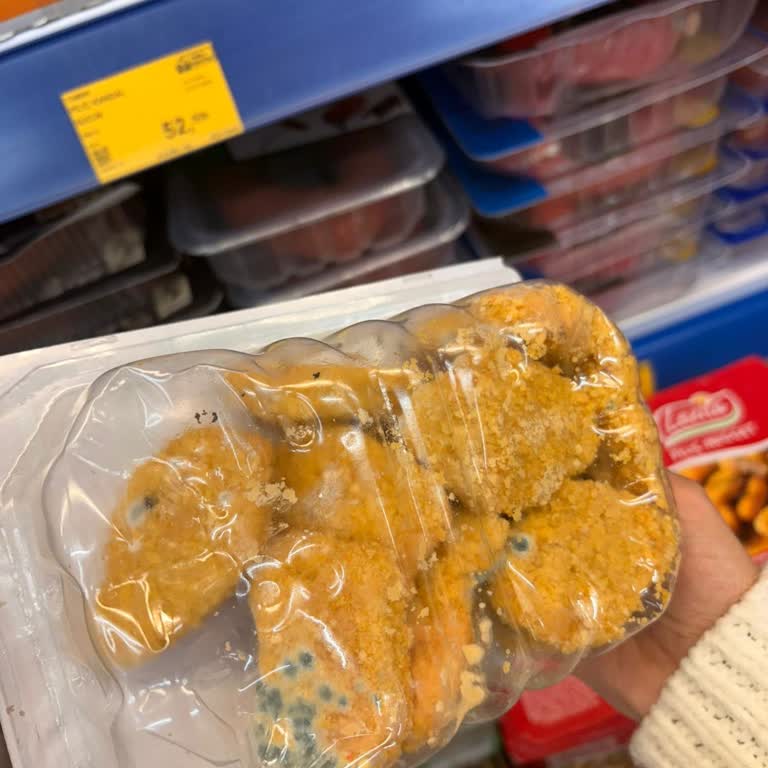 BİM Şubesinde Küflü Tavuk Nugget Ve Çalışanların Yetersiz Açıklaması