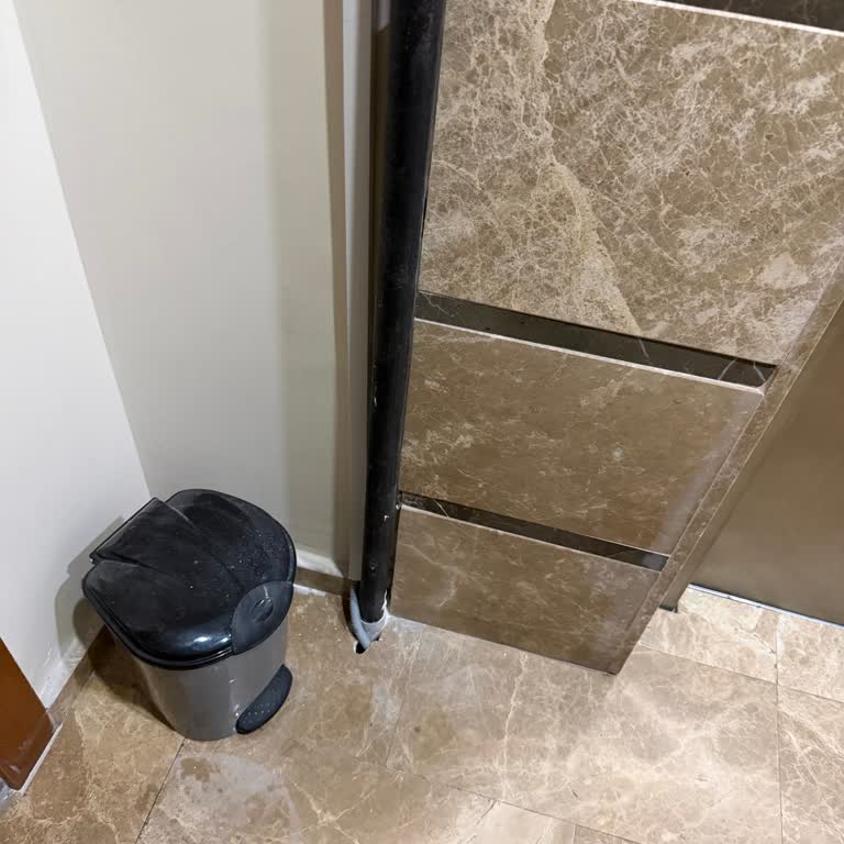 Türk Telekom'un Onaysız Kablo Çekimi Bina Duvarlarına Zarar Verdi