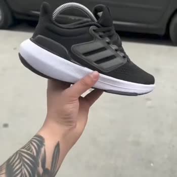 Vatan Spor’dan Gelen Yanlış Ve Yırtık Ayakkabılar İçin 1200 TL Tam İade