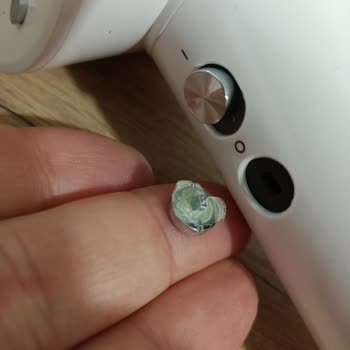 Aprilla Saç Kurutma Makinesi Erime Sorunu Ve Servis Sonrası Kırık Düğme İçin Değişim Talebi