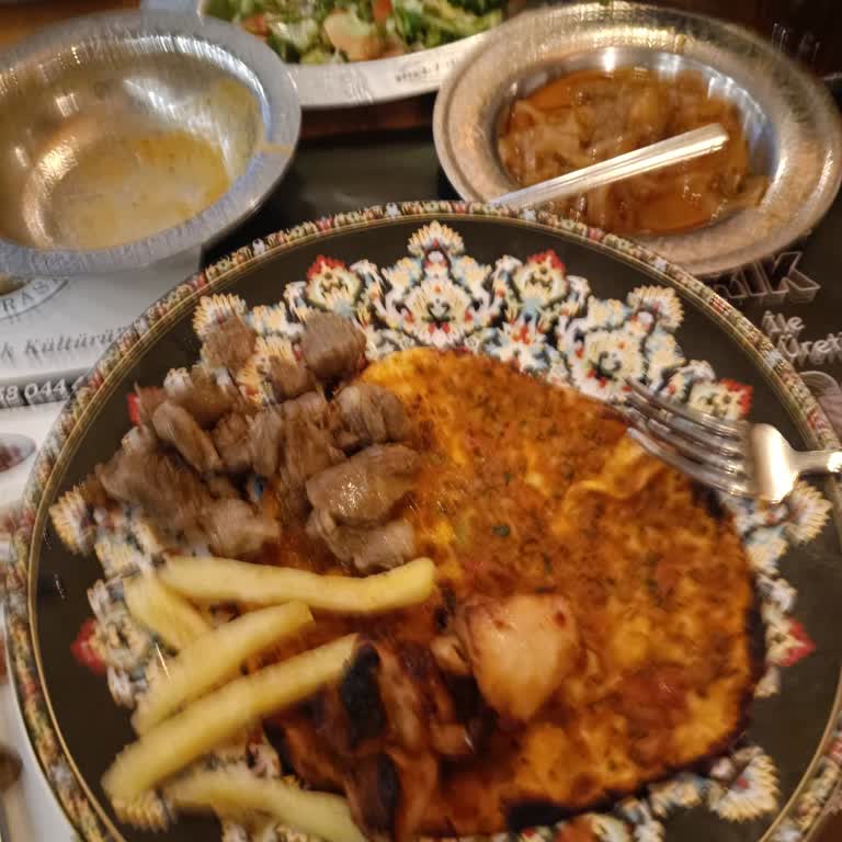 Şehr-i Van Sofrası Vaat Edilen Menüyle Örtüşen Bir Servis Yapılmadı