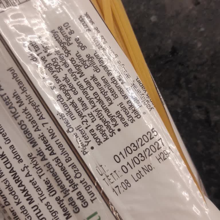 Migros Tarsus Şubesinde Son Kullanma Tarihi İçinde Böceklenmiş Makarna