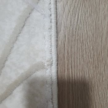 Altı Ay Süren Halı Teslimatı Ve Eksik Ölçüdeki Kalitesiz İşçilik