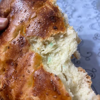 Küflü Cheesecake Ve Şüpheli Yeşil Parçalı Pide Hijyen Ve Sağlık Tehlikesi