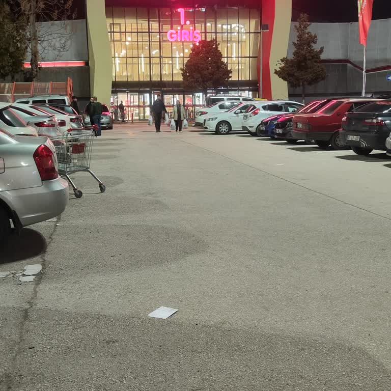 Mağaza Görevlisinin Haksız Suçlaması Ve Aşağılama Tutumu